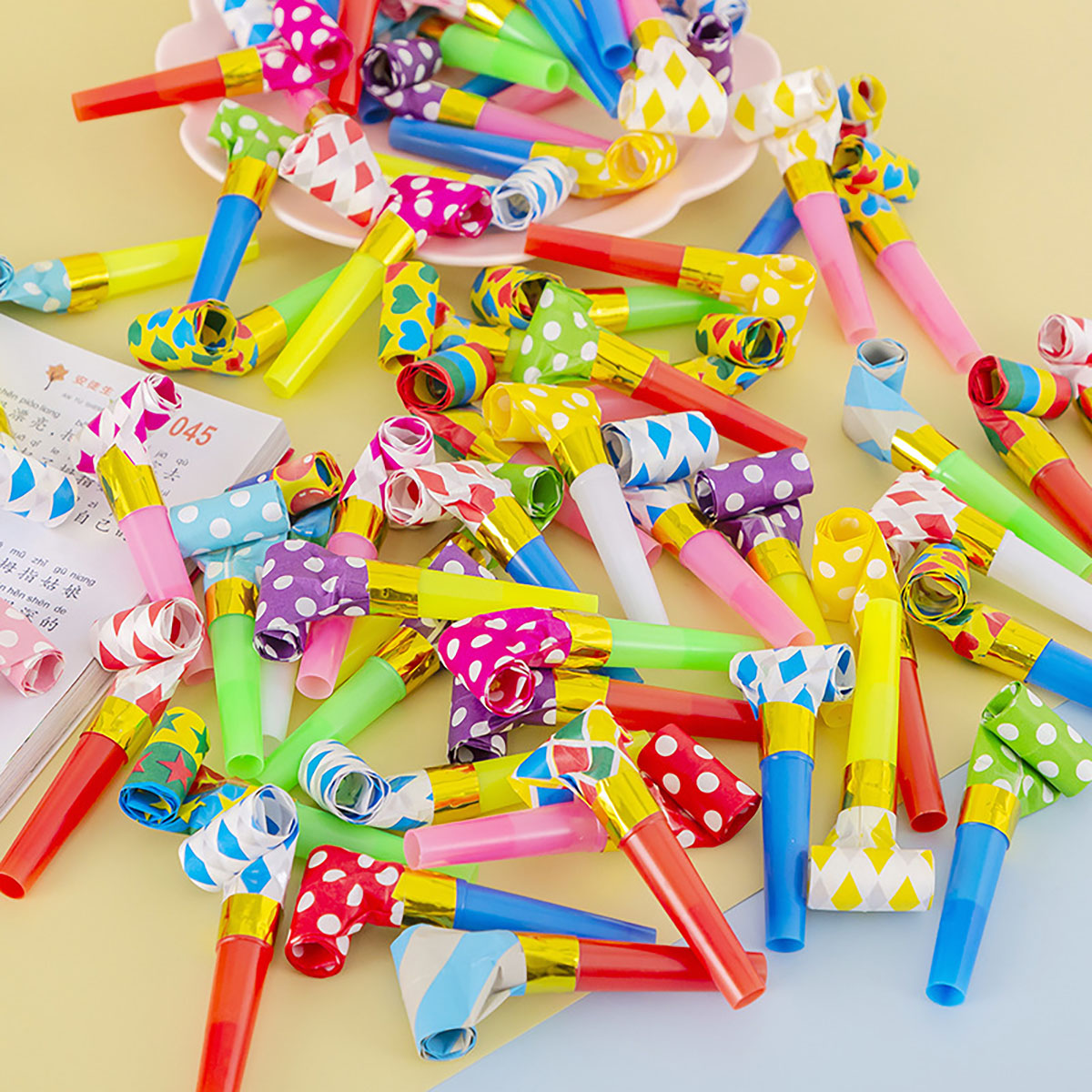 30PCS Colorful Whistles Toy Fu - Party Games Easter recension och pris